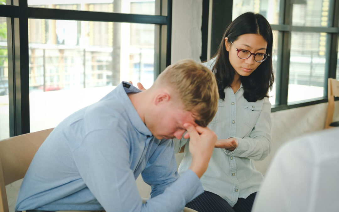 Syndrom sztokholmski w pracy i związkach – czy to możliwe, że dotyczy też nas